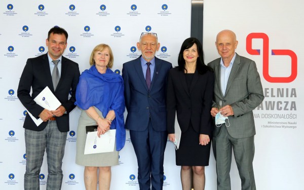 Click to zoom the picture.